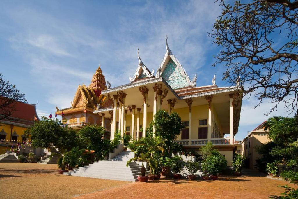 เดอ อาร์ท โฮเต็ล Hotel พนมเปญ ภายนอก รูปภาพ