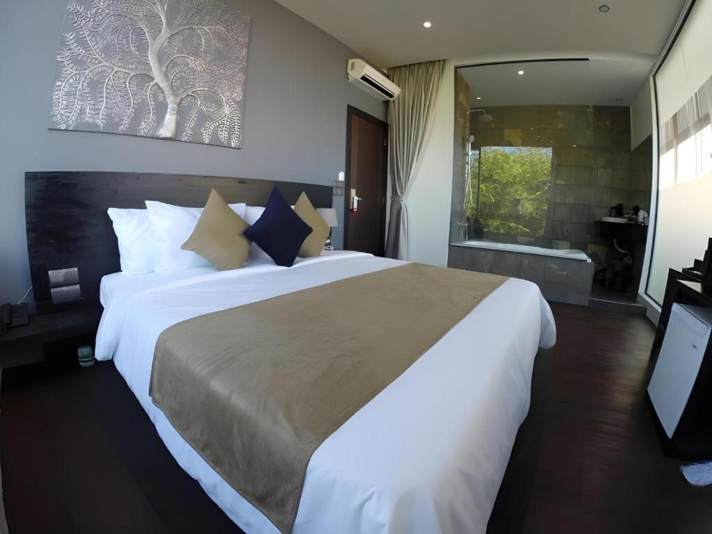 เดอ อาร์ท โฮเต็ล Hotel พนมเปญ ภายนอก รูปภาพ